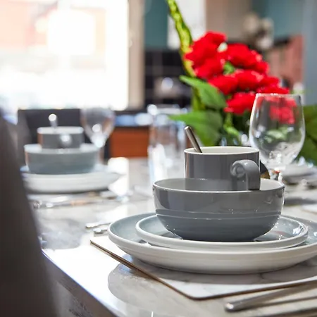 Haven Nr Centre * Leeds (West Yorkshire)